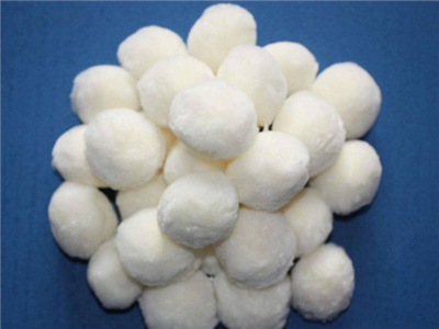 纤维球填料由纤维丝制成，不同于传统的钢制颗粒滤料